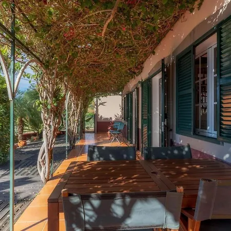 Ferienhaus Fuer 4 Personen Ca 250 Qm In Calheta, Madeira Suedkueste Von Madeira קלייטה